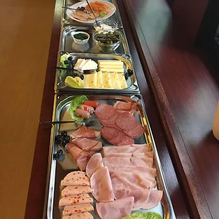 מלון Parkhotel 3*